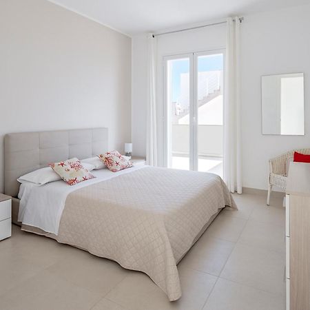 Dolcevitasuites - Modern 3 Bdr Villa In S. Lorenzo Рейтани Экстерьер фото