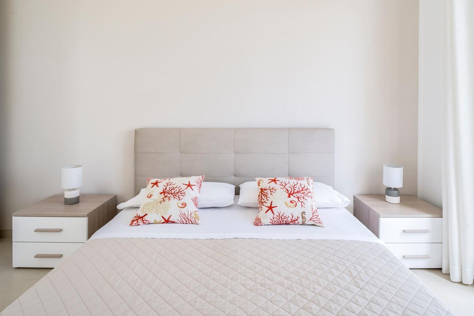 Dolcevitasuites - Modern 3 Bdr Villa In S. Lorenzo Рейтани Экстерьер фото