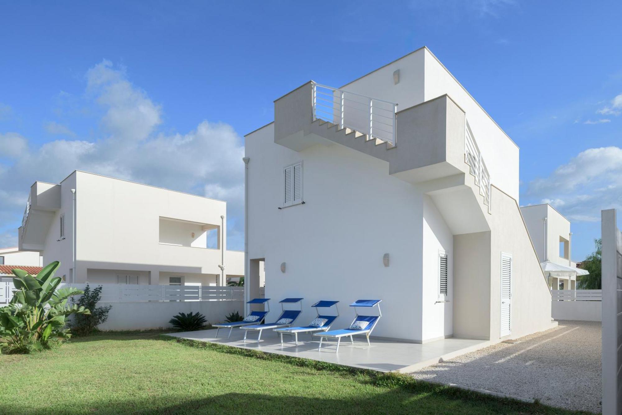 Dolcevitasuites - Modern 3 Bdr Villa In S. Lorenzo Рейтани Экстерьер фото