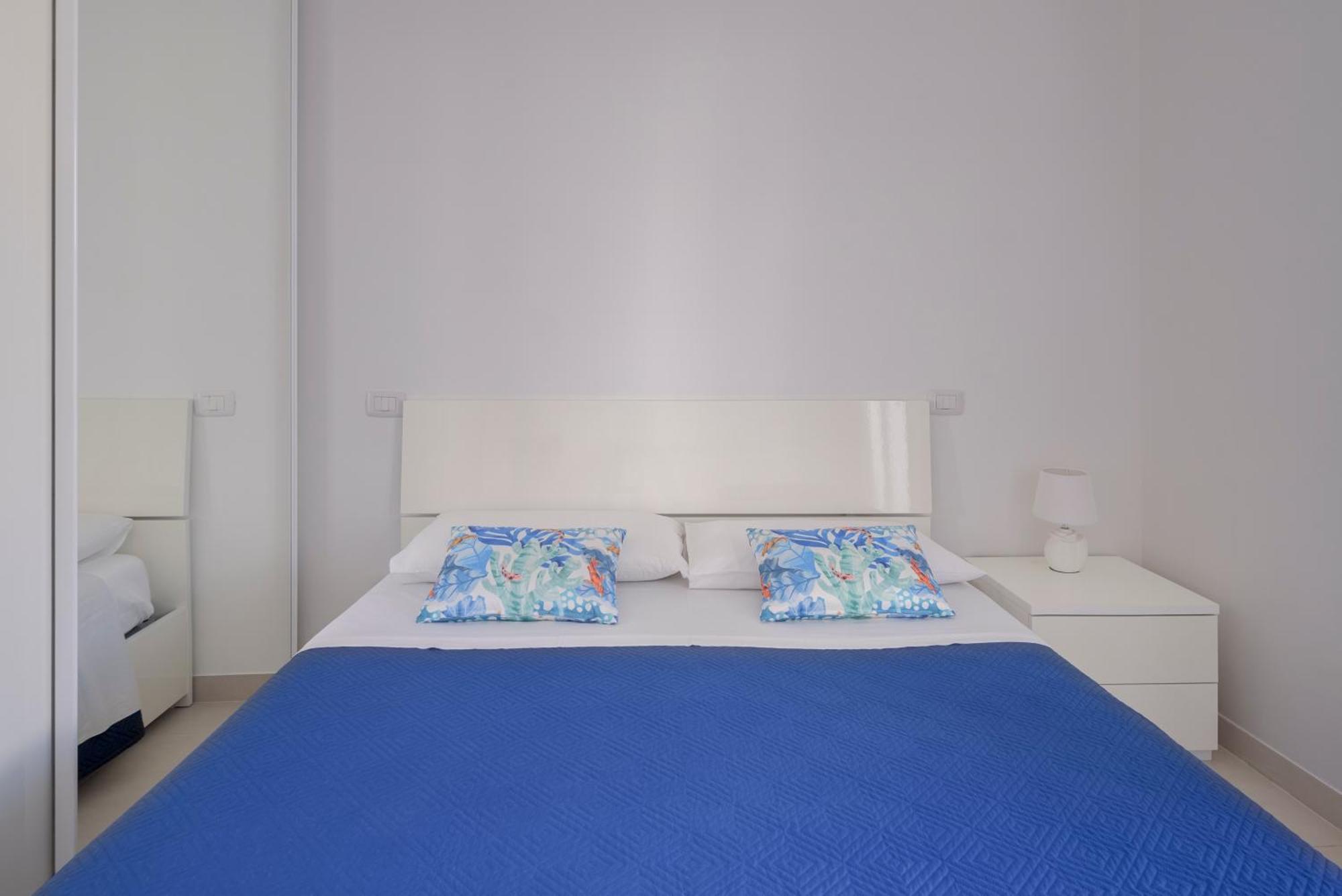 Dolcevitasuites - Modern 3 Bdr Villa In S. Lorenzo Рейтани Экстерьер фото