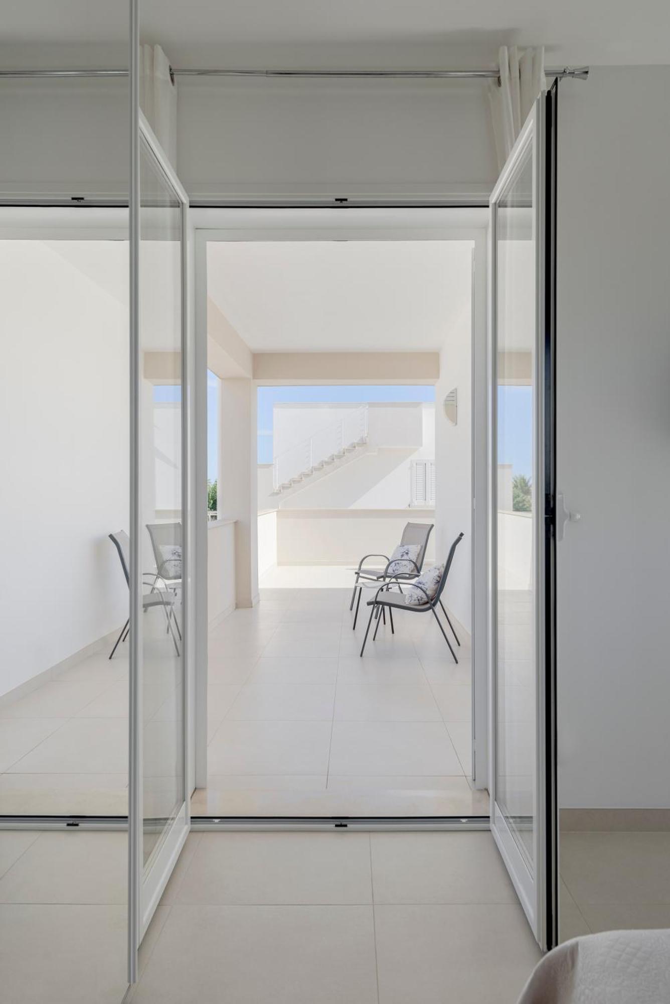 Dolcevitasuites - Modern 3 Bdr Villa In S. Lorenzo Рейтани Экстерьер фото